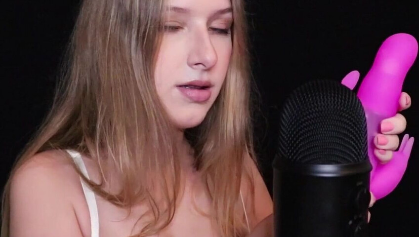 Diddly ASMR - 30 April 2021 - Vibrator sounds right up in the mic