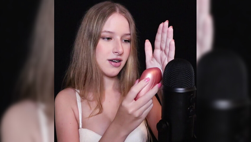 Diddly ASMR - 30 April 2021 - Vibrator sounds right up in the mic