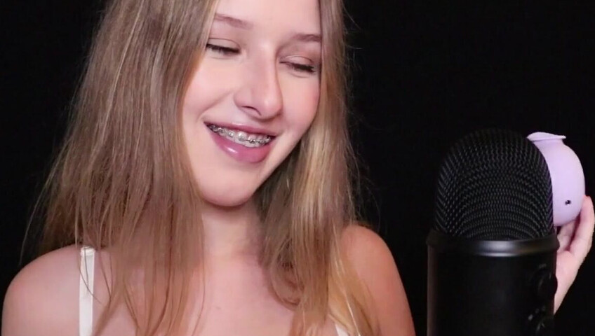 Diddly ASMR - 30 April 2021 - Vibrator sounds right up in the mic