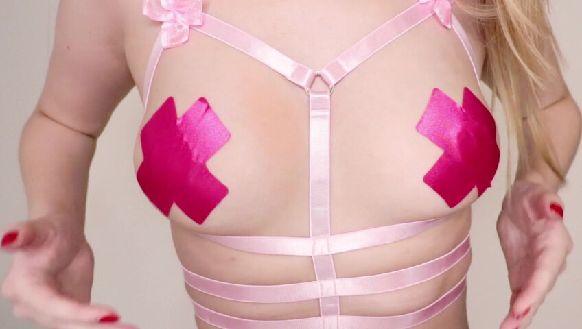 Diddly ASMR - 30 November 2020 - Slo mo jumping video - titty & booty bouncing