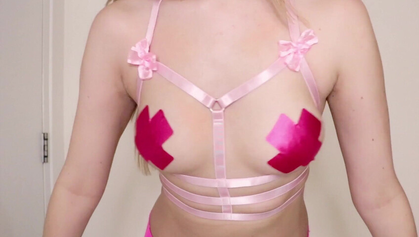 Diddly ASMR - 30 November 2020 - Slo mo jumping video - titty & booty bouncing