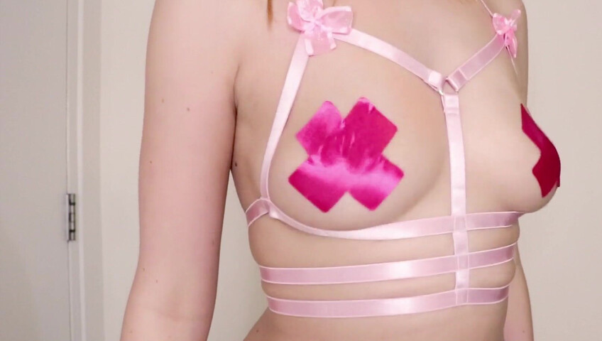 Diddly ASMR - 30 November 2020 - Slo mo jumping video - titty & booty bouncing