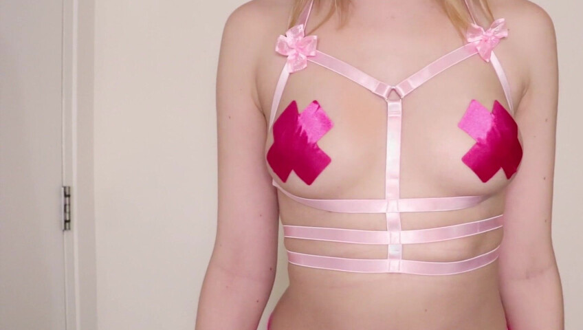 Diddly ASMR - 30 November 2020 - Slo mo jumping video - titty & booty bouncing