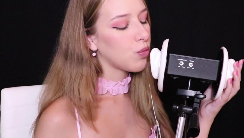 Diddly ASMR - 31 January 2021 - Mouth focussed ear eating