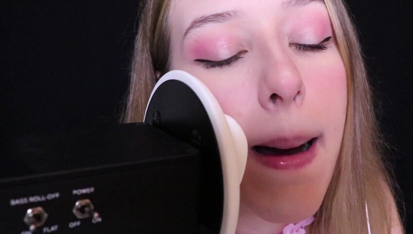 Diddly ASMR - 31 January 2021 - Mouth focussed ear eating