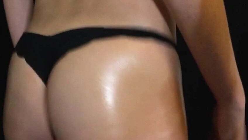 Diddly ASMR - ASMR Oil Ass Massage