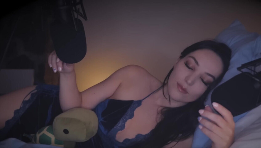 [ASMR] FALL ASLEEP NEXT TO YOUR WIFE (ramble + head massage)
