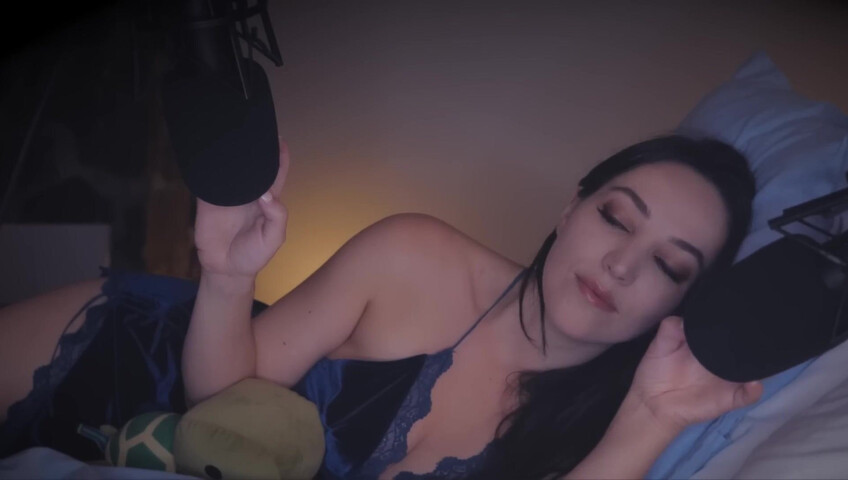 [ASMR] FALL ASLEEP NEXT TO YOUR WIFE (ramble + head massage)