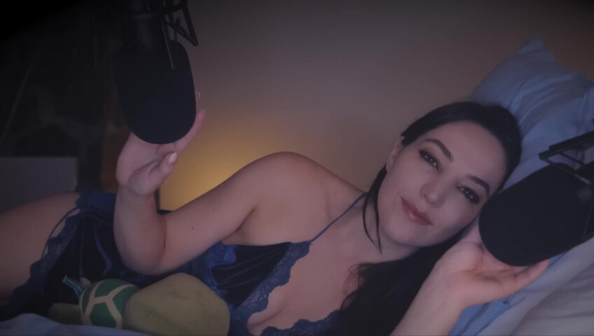 [ASMR] FALL ASLEEP NEXT TO YOUR WIFE (ramble + head massage)