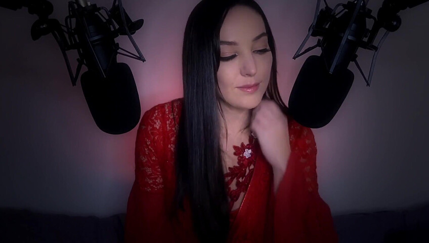 [ASMR] Girlfriend Makes You Have Sweet Dreams ❤️ (Sweet Nothings & Skin Tracing)