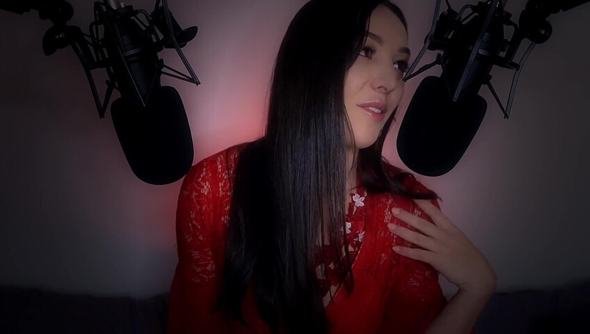 [ASMR] Girlfriend Makes You Have Sweet Dreams ❤️ (Sweet Nothings & Skin Tracing)