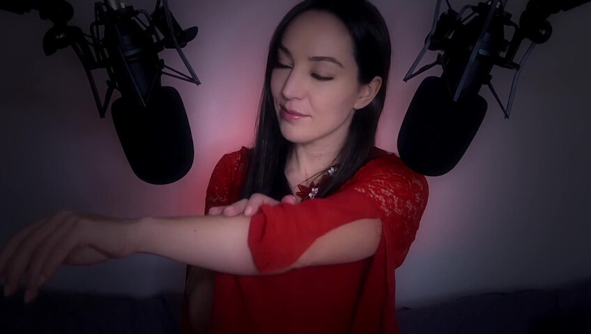 [ASMR] Girlfriend Makes You Have Sweet Dreams ❤️ (Sweet Nothings & Skin Tracing)