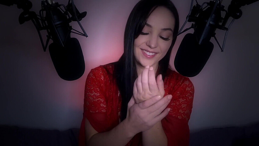 [ASMR] Girlfriend Makes You Have Sweet Dreams ❤️ (Sweet Nothings & Skin Tracing)