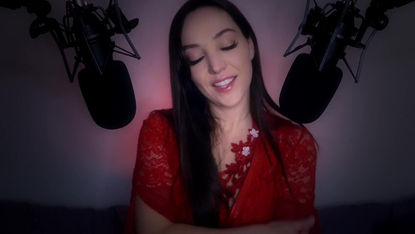 [ASMR] Girlfriend Makes You Have Sweet Dreams ❤️ (Sweet Nothings & Skin Tracing)