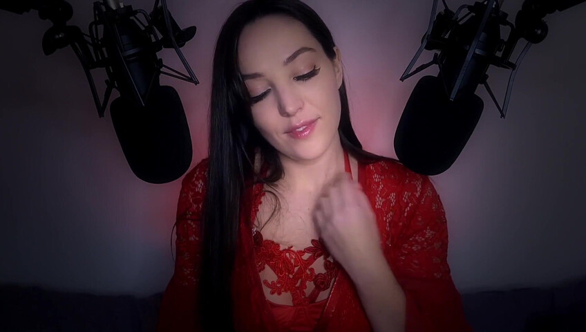 [ASMR] Girlfriend Makes You Have Sweet Dreams ❤️ (Sweet Nothings & Skin Tracing)