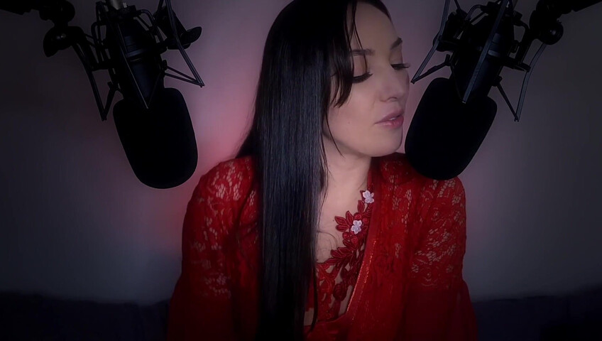 [ASMR] Girlfriend Makes You Have Sweet Dreams ❤️ (Sweet Nothings & Skin Tracing)