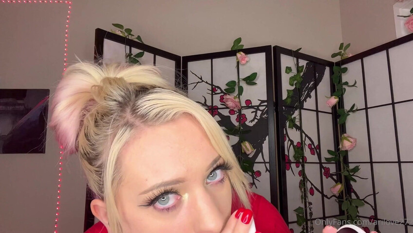 arilove272 - Ear Eating While Showing Boobs and Pussy