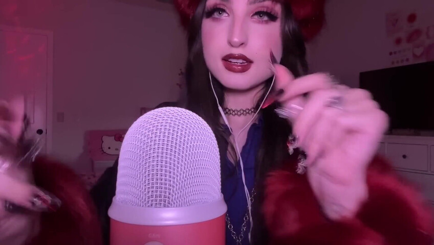 beebee ASMR - Intense Bare Mic Scratching - Mouth Sounds