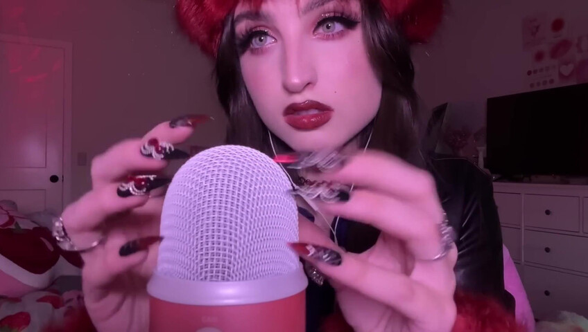 beebee ASMR - Intense Bare Mic Scratching - Mouth Sounds