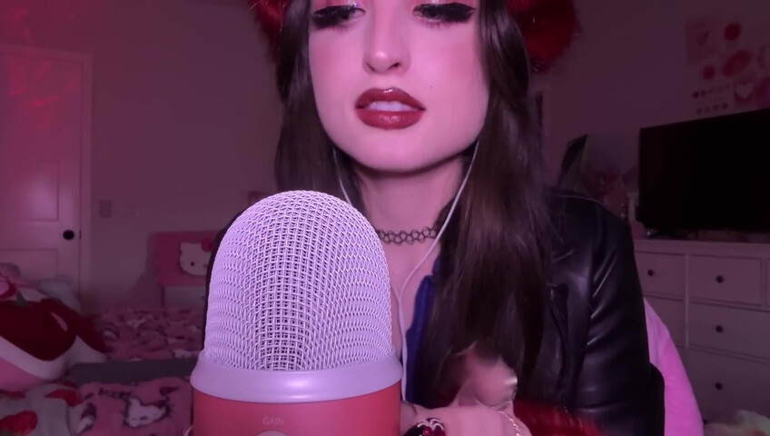 beebee ASMR - Intense Bare Mic Scratching - Mouth Sounds