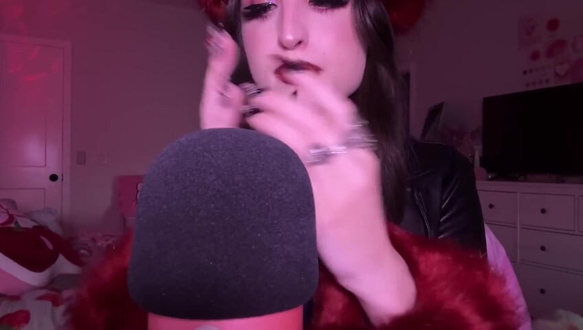 beebee ASMR - Intense Bare Mic Scratching - Mouth Sounds