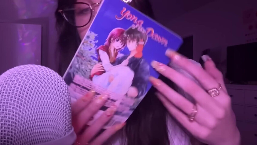 beebee ASMR - Manga Gripping, Tapping, Upclose Whispering