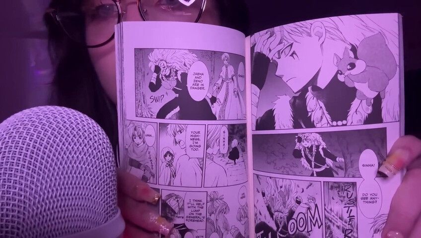 beebee ASMR - Manga Gripping, Tapping, Upclose Whispering