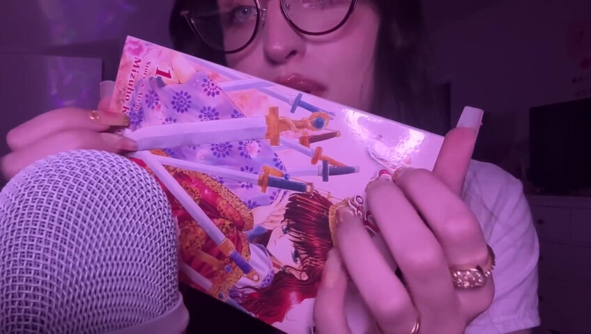 beebee ASMR - Manga Gripping, Tapping, Upclose Whispering