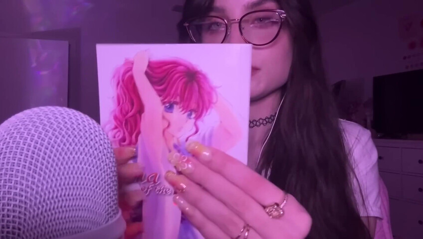 beebee ASMR - Manga Gripping, Tapping, Upclose Whispering