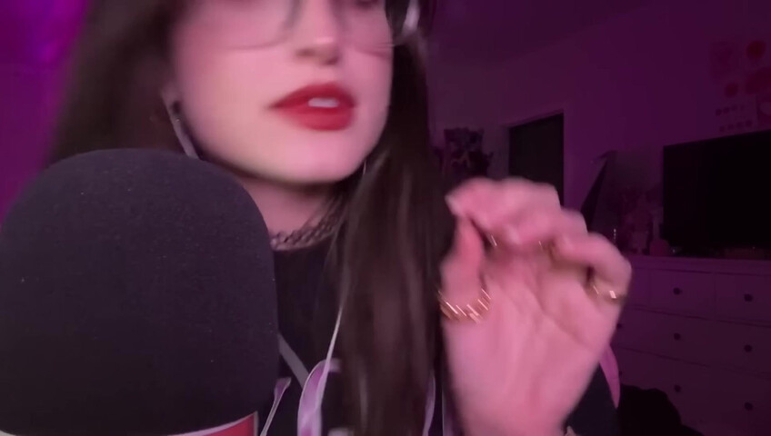 beebee asmr - ASMR - Chaotic Mouth Sounds, Upclose Hand Movements, Random Triggers w⧸ Rambling