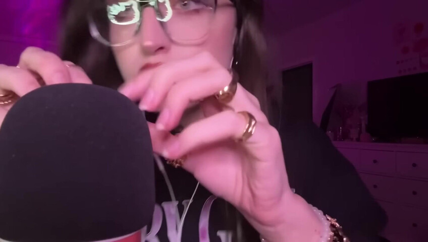 beebee asmr - ASMR - Chaotic Mouth Sounds, Upclose Hand Movements, Random Triggers w⧸ Rambling