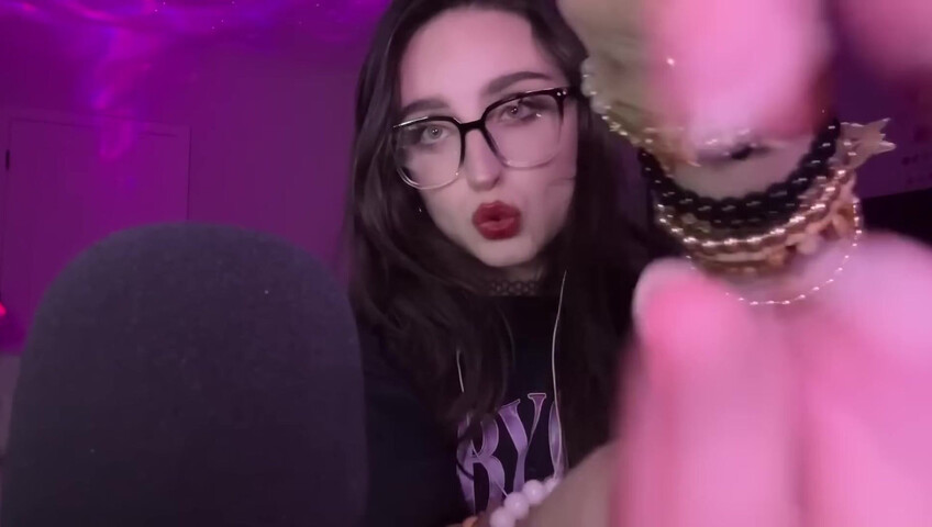 beebee asmr - ASMR - Chaotic Mouth Sounds, Upclose Hand Movements, Random Triggers w⧸ Rambling