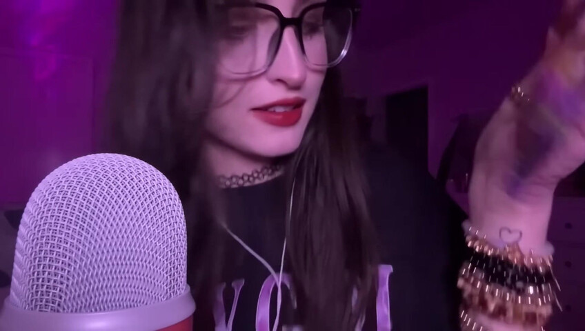 beebee asmr - ASMR - Chaotic Mouth Sounds, Upclose Hand Movements, Random Triggers w⧸ Rambling