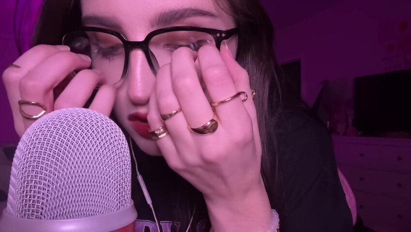 beebee asmr - ASMR - Chaotic Mouth Sounds, Upclose Hand Movements, Random Triggers w⧸ Rambling