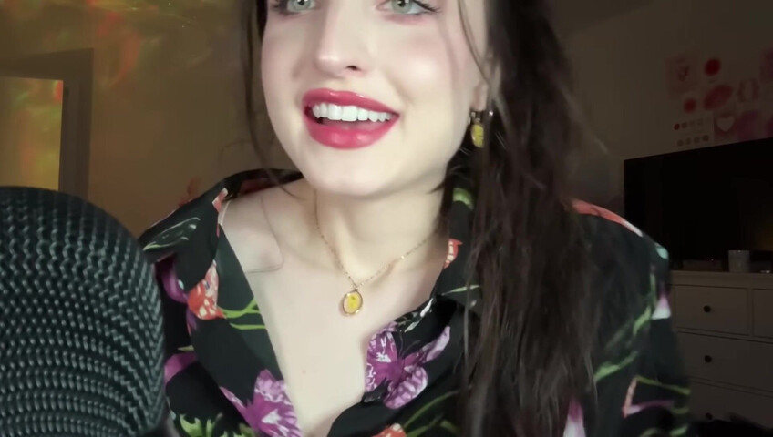 beebee asmr - Fast Mic Brushing ASMR w⧸ Hand Sounds