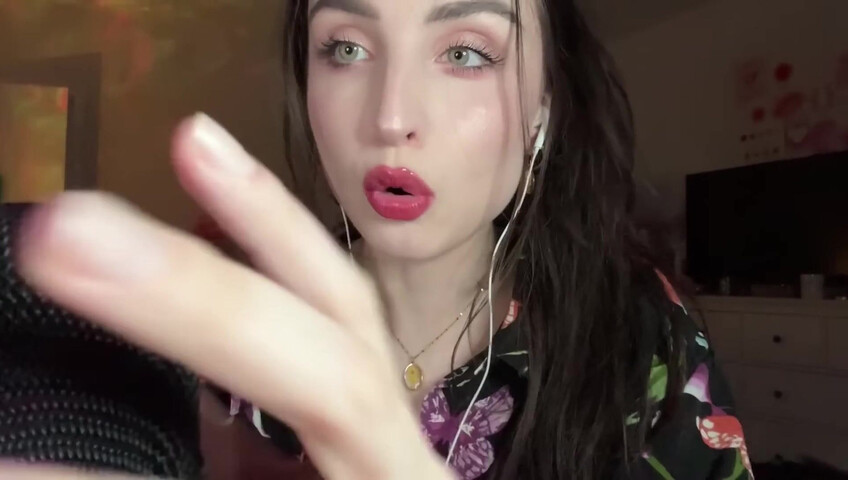 beebee asmr - Fast Mic Brushing ASMR w⧸ Hand Sounds