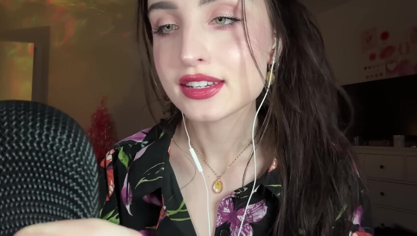 beebee asmr - Fast Mic Brushing ASMR w⧸ Hand Sounds