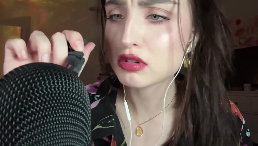 beebee asmr - Fast Mic Brushing ASMR w⧸ Hand Sounds