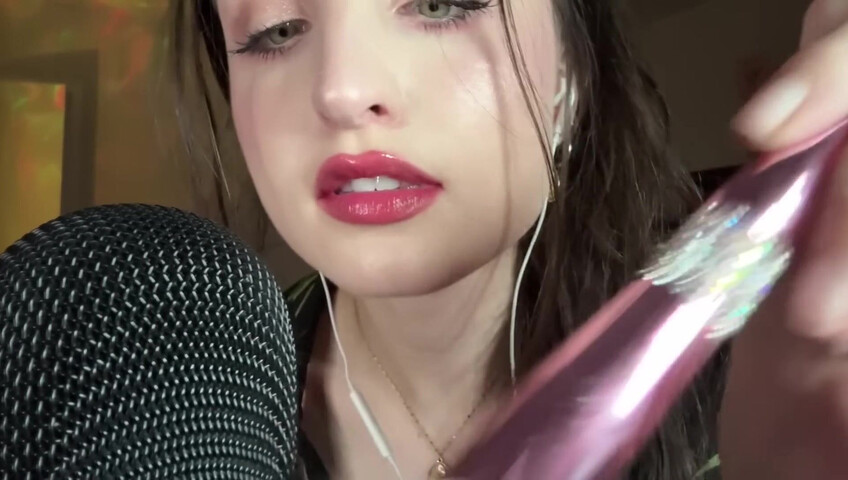 beebee asmr - Fast Mic Brushing ASMR w⧸ Hand Sounds