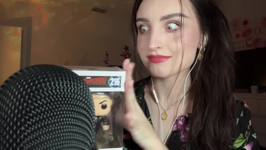 beebee asmr - Fast Mic Brushing ASMR w⧸ Hand Sounds