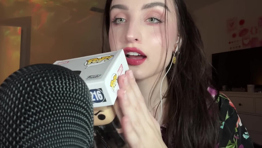 beebee asmr - Fast Mic Brushing ASMR w⧸ Hand Sounds