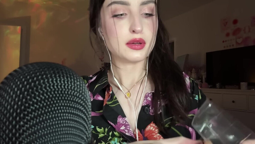 beebee asmr - Fast Mic Brushing ASMR w⧸ Hand Sounds