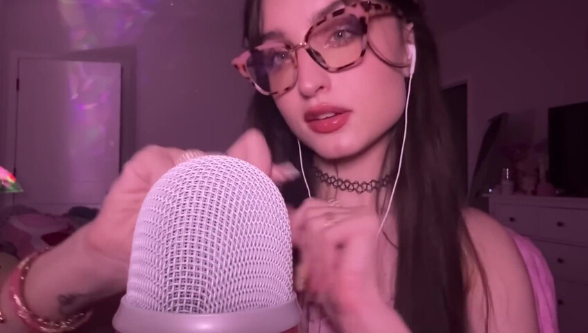 beebee asmr - Upclose Kisses, “You’re Loved” Affirmations, Mouth Sounds