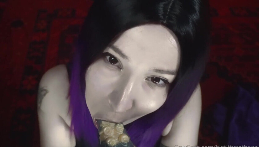 bigtittygothegg - Raven Cosplay