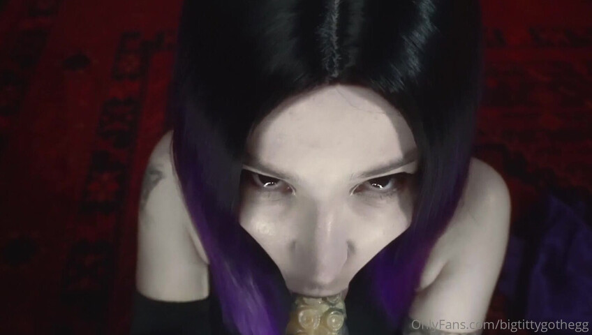 bigtittygothegg - Raven Cosplay