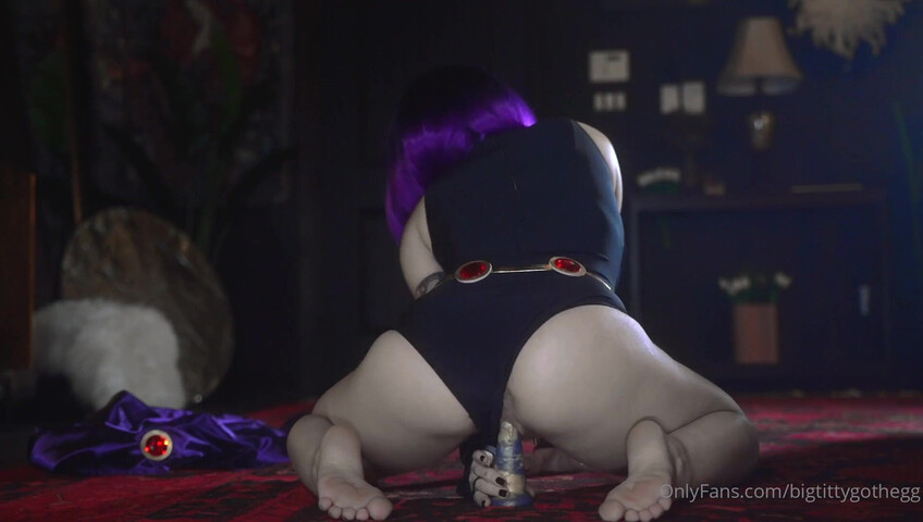 bigtittygothegg - Raven Cosplay