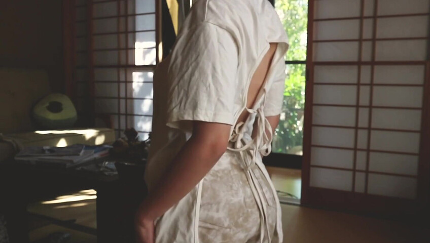 Elise Tran ASMR - naughty nipples tease and whispers