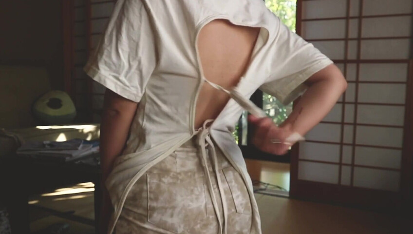 Elise Tran ASMR - naughty nipples tease and whispers