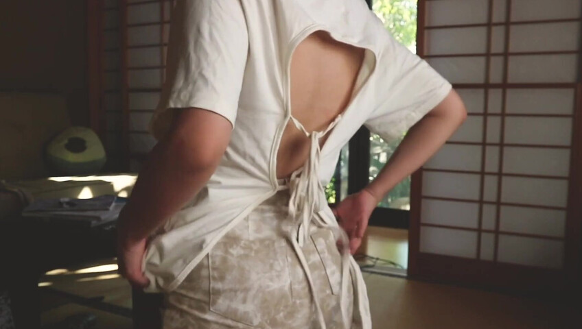 Elise Tran ASMR - naughty nipples tease and whispers