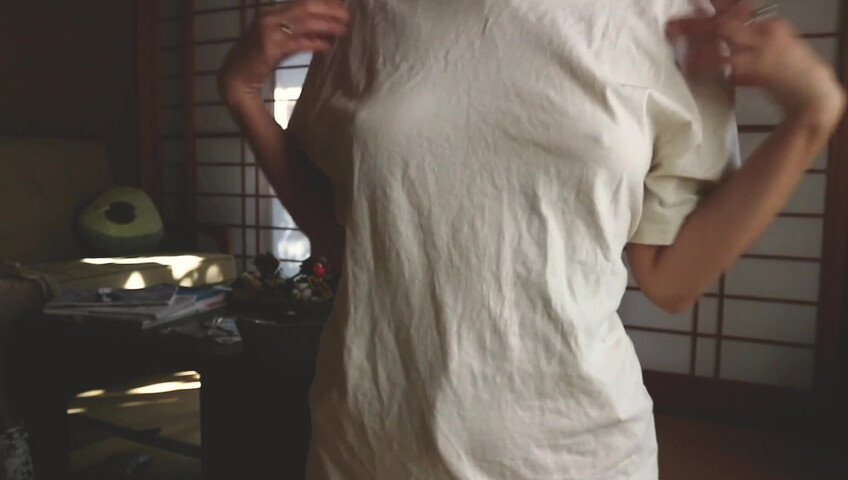 Elise Tran ASMR - naughty nipples tease and whispers